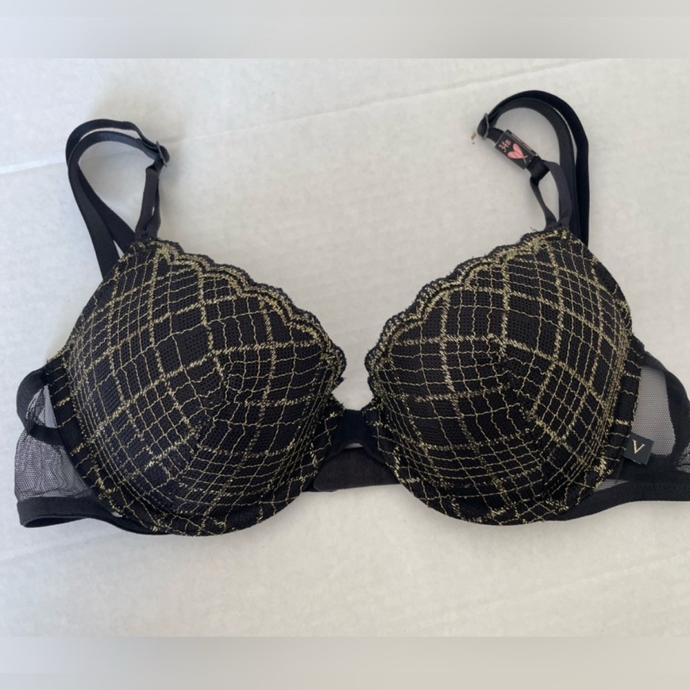 34B VICTORIAS SECRET DEMI BRA.LIGHTLY LINED SEXY TEE BRA. PLAID LACE CUPS. NEW